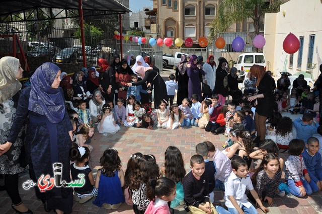 كفرقاسم – فيديو: بساتين الامل, السلام , والمحبة تحتفل بعيد الام على انغام عمو انس وجوقته ..